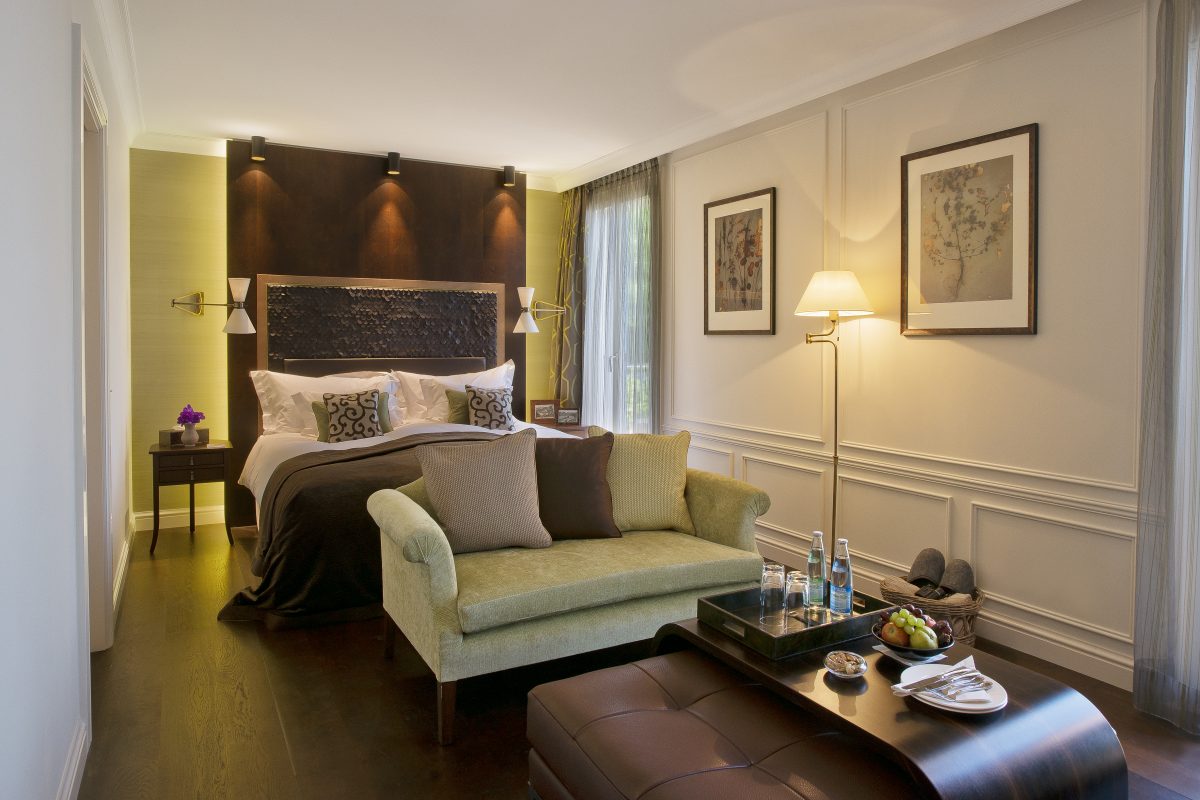 Alexandra Cristian - Hotel Villa Honegg Room Superior DSC3563 e1520183150691